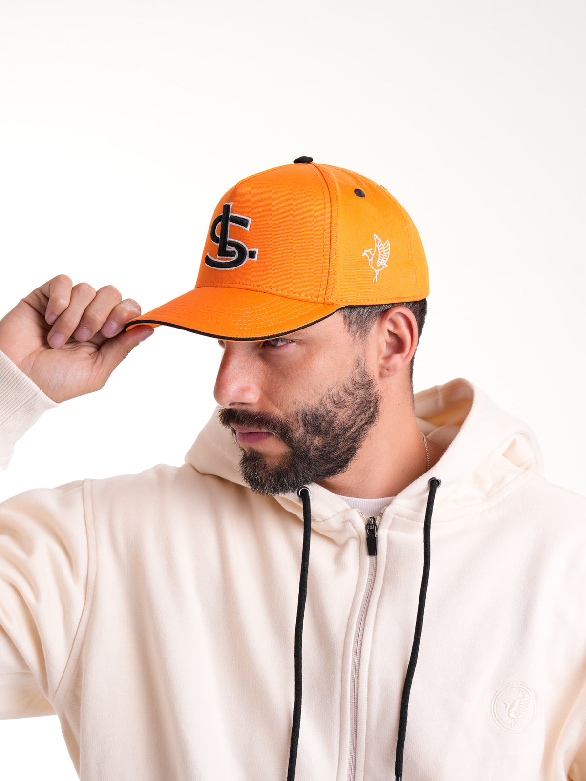 Gorra Unisex | Naranja en Tela con Iniciales en Negro