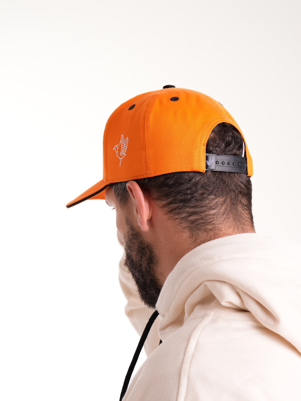 Gorra Unisex | Naranja en Tela con Iniciales en Negro