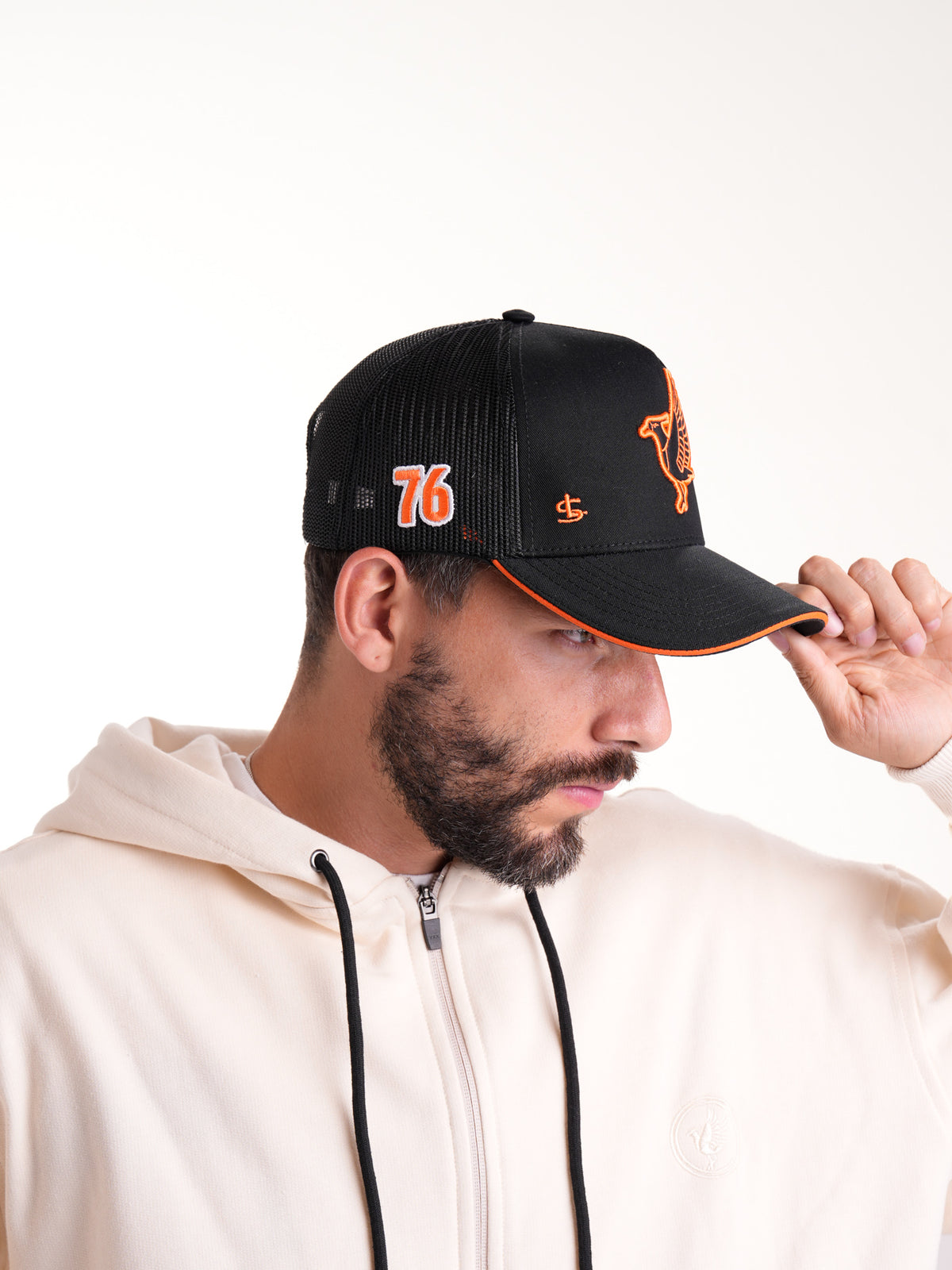 Gorra Unisex | Negro Malla con Logo en Naranja