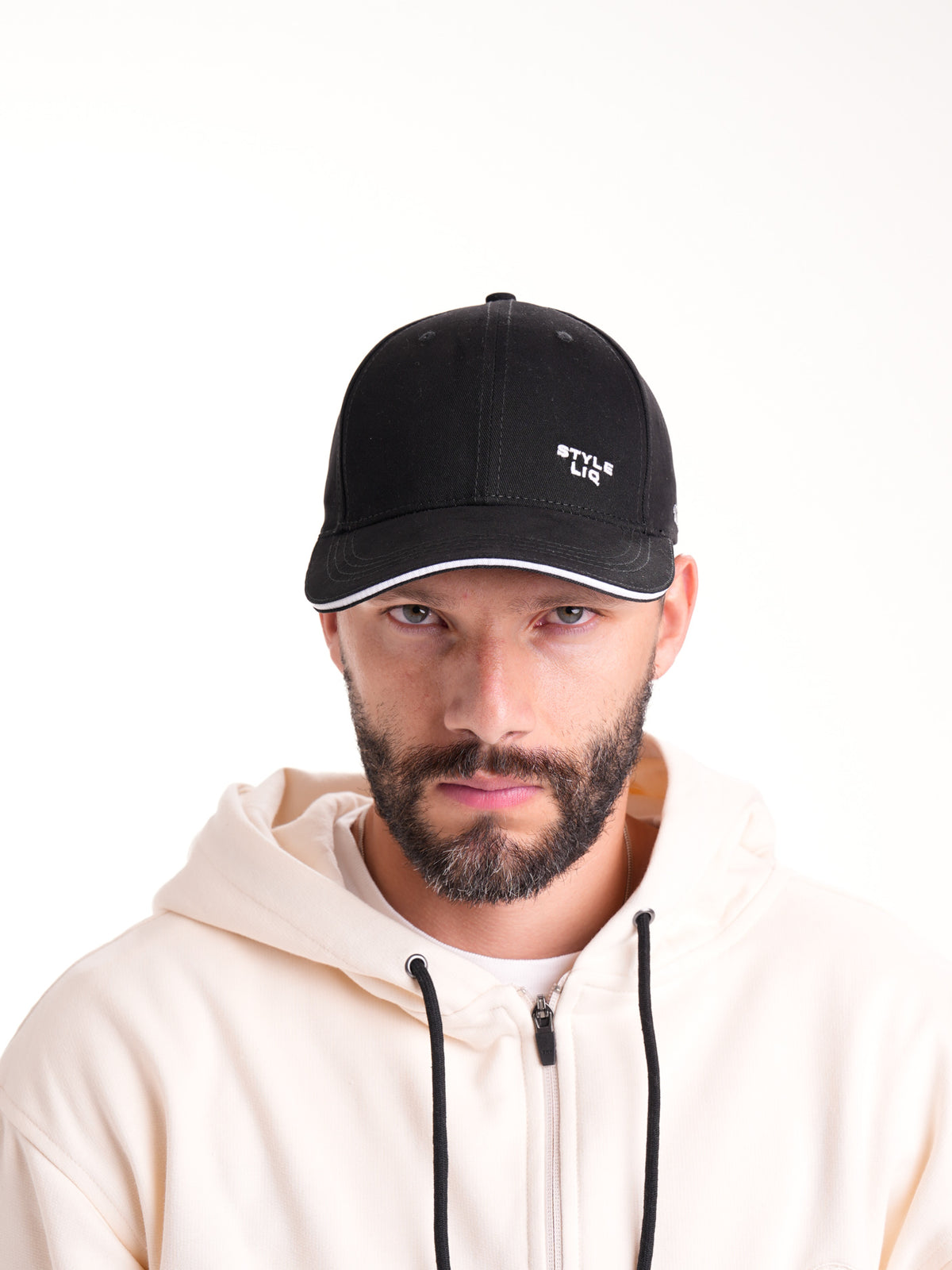 Gorra Unisex | Negra con Letras en Blanco