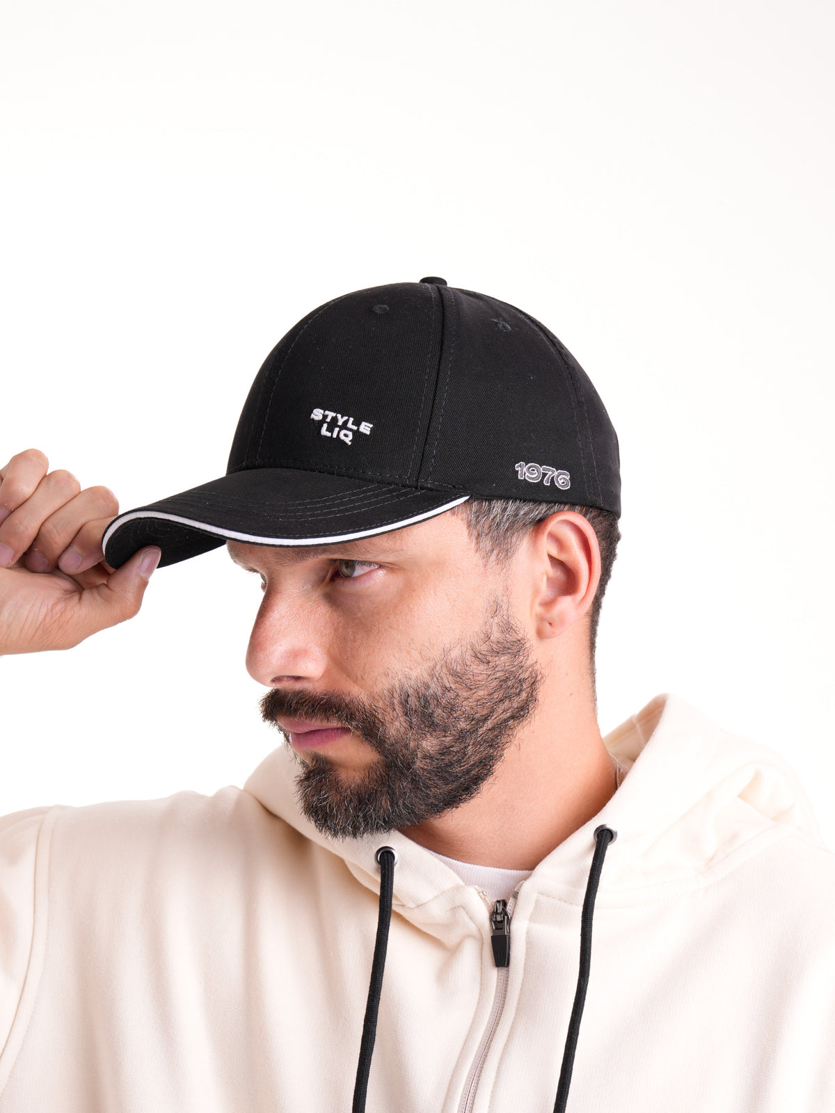 Gorra Unisex | Negra con Letras en Blanco