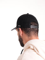 Gorra Unisex | Negra con Letras en Blanco