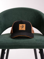 Gorra Unisex | Negro con Malla Mostaza y Logo Cuadrado