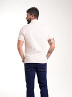 Polo de hombre beige, vista posterior