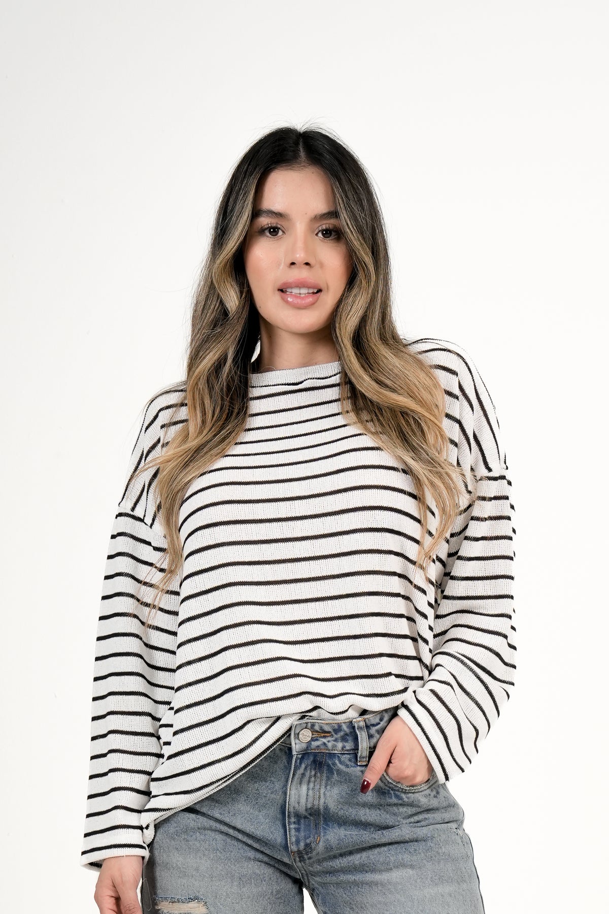 Sweater Oversize Rayas negras Minimal