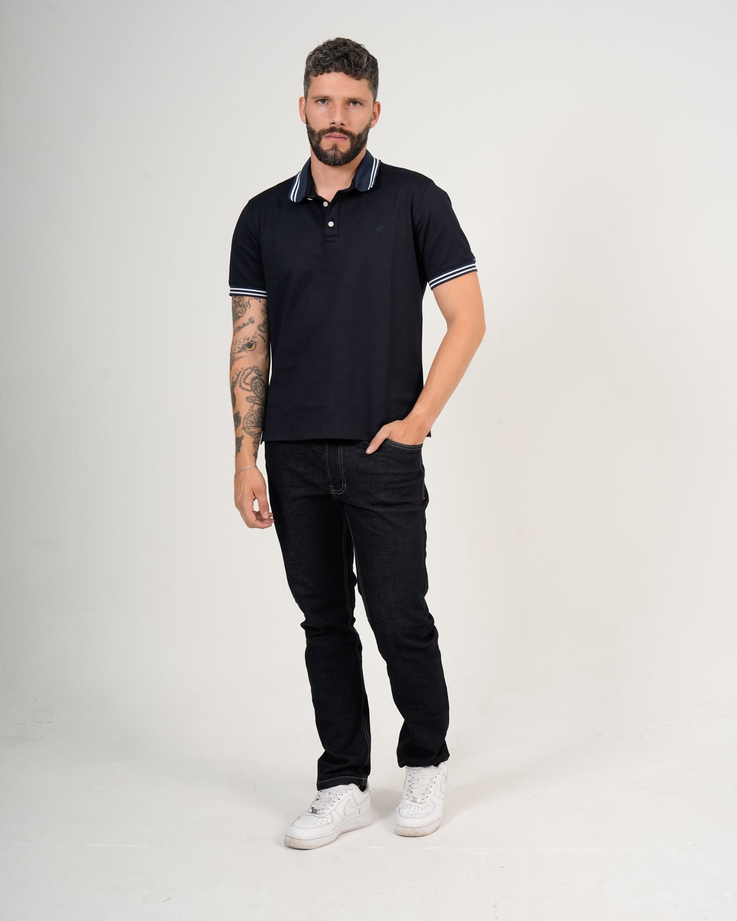 Polo Masculino Manga Corta | Algodón Premium Negro con Ribete Blanco