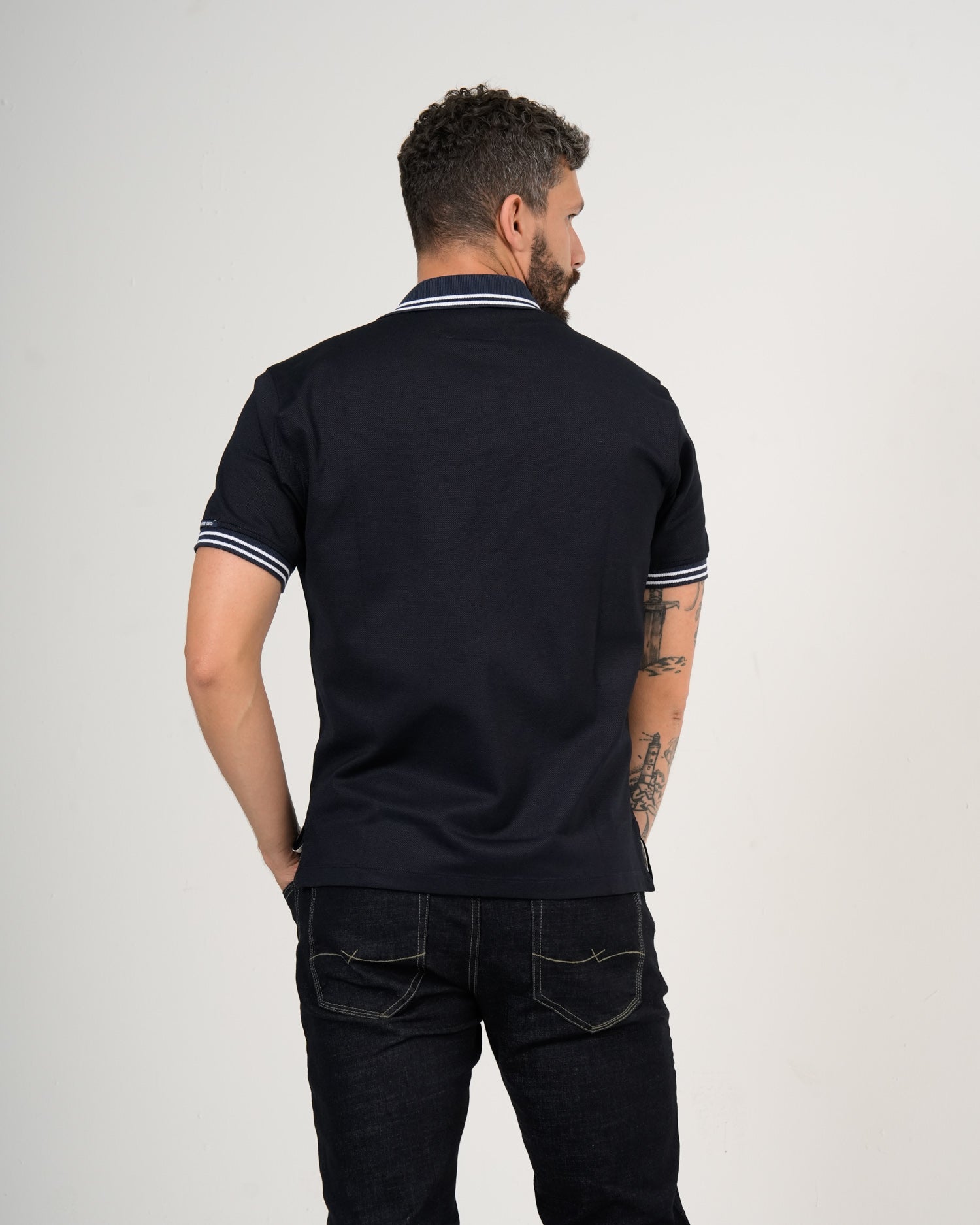 Polo Masculino Manga Corta | Algodón Premium Negro con Ribete Blanco