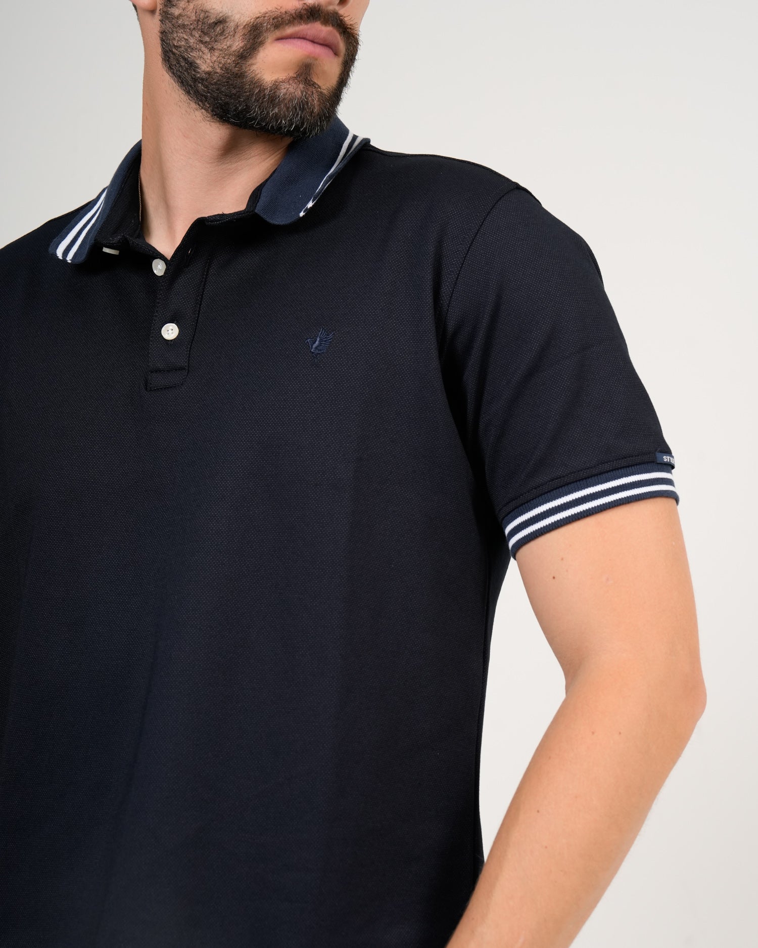 Polo Masculino Manga Corta | Algodón Premium Negro con Ribete Blanco