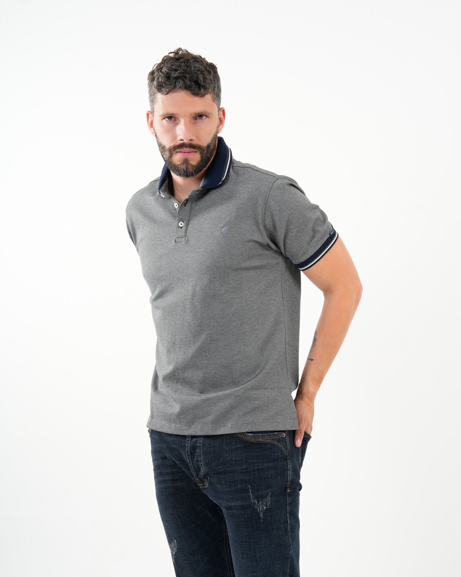Polo Masculino Manga Corta | Algodón Premium Gris Melange con Ribete Marino