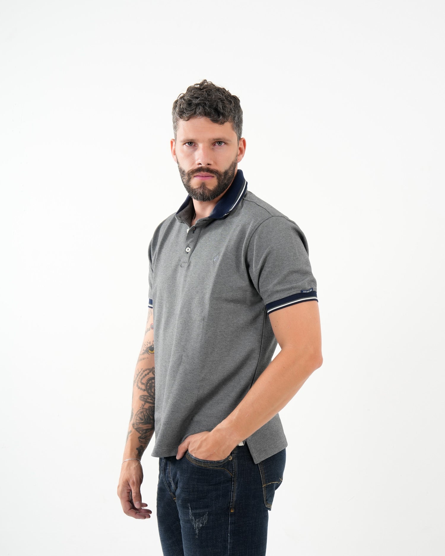 Polo Masculino Manga Corta | Algodón Premium Gris Melange con Ribete Marino