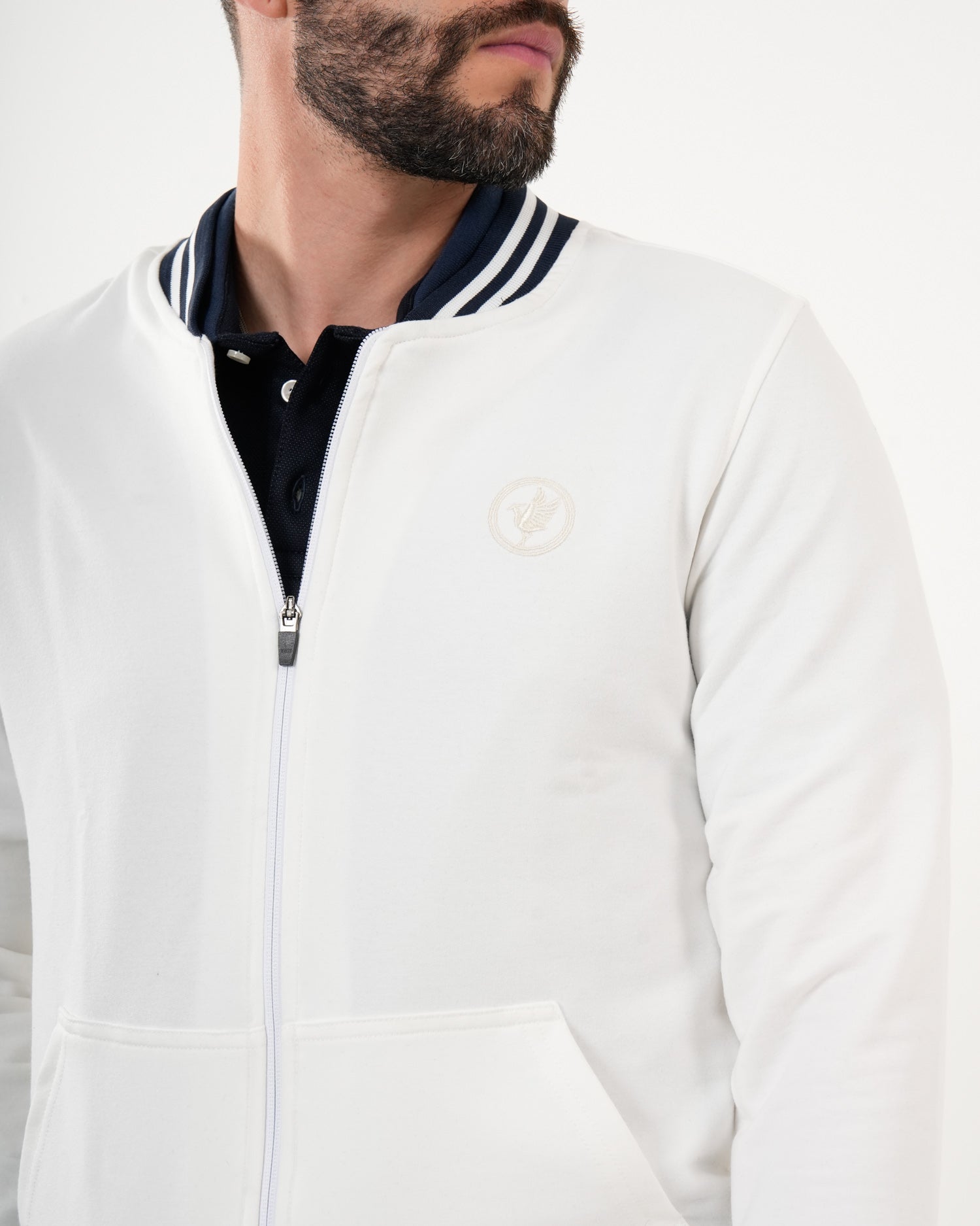 Chaqueta Masculina Deportiva | Algodón Premium Blanca con Ribete Marino