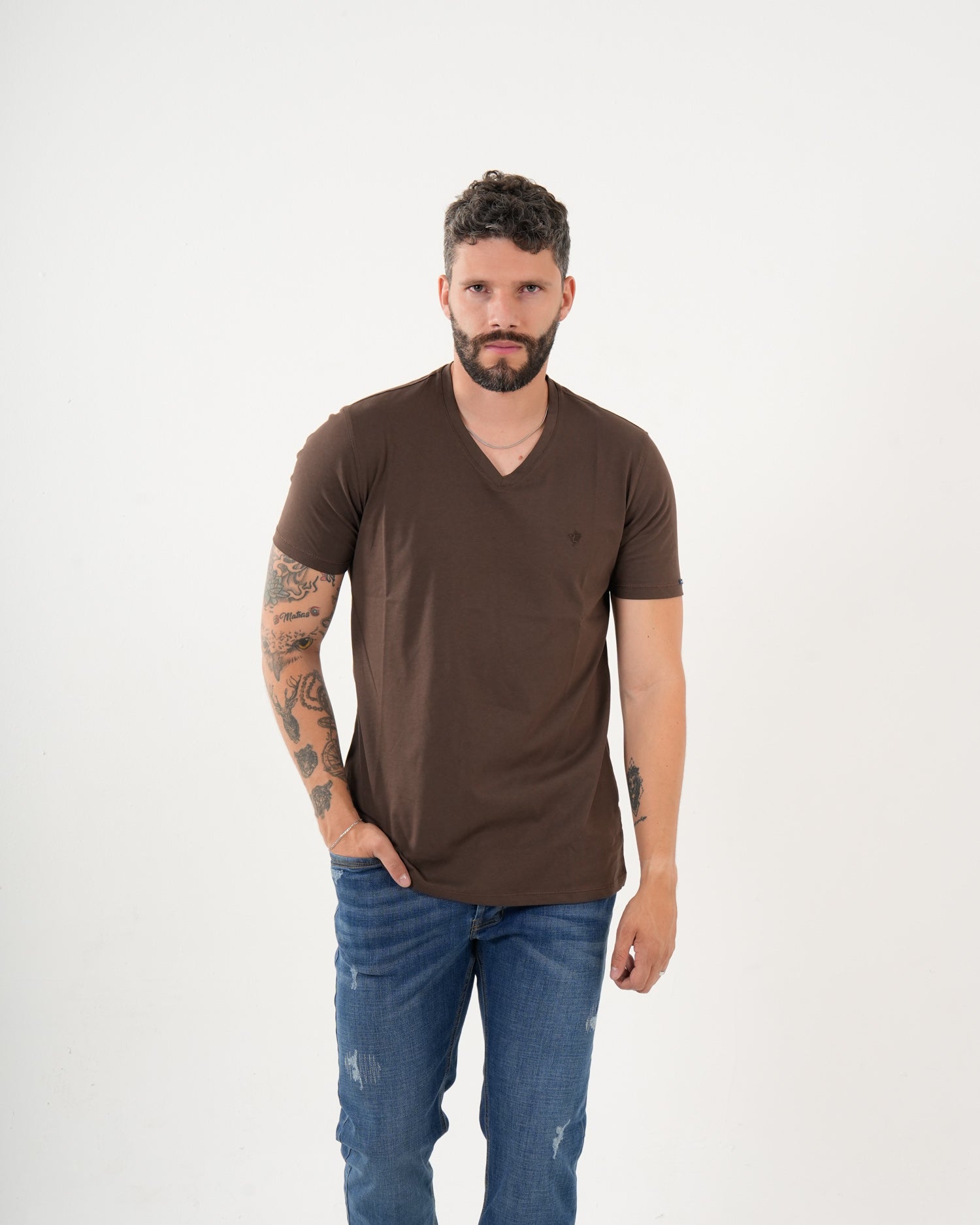 Camiseta Masculina Manga Corta | Algodón Premium Marrón Chocolate Escote V