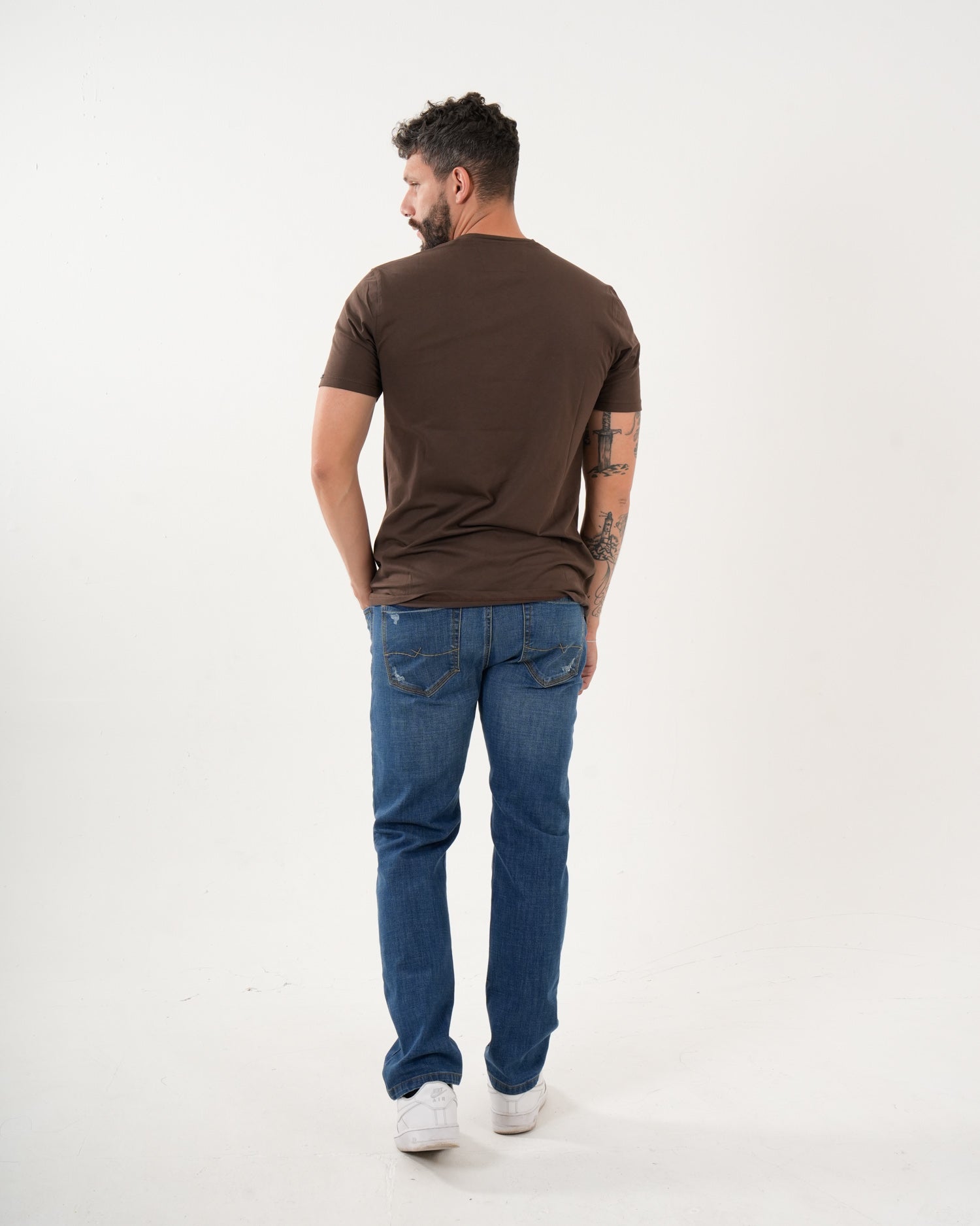 Camiseta Masculina Manga Corta | Algodón Premium Marrón Chocolate Escote V