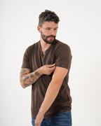 Camiseta Masculina Manga Corta | Algodón Premium Marrón Chocolate Escote V