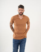 Camiseta Masculina Manga Corta | Algodón Premium Camel Escote V