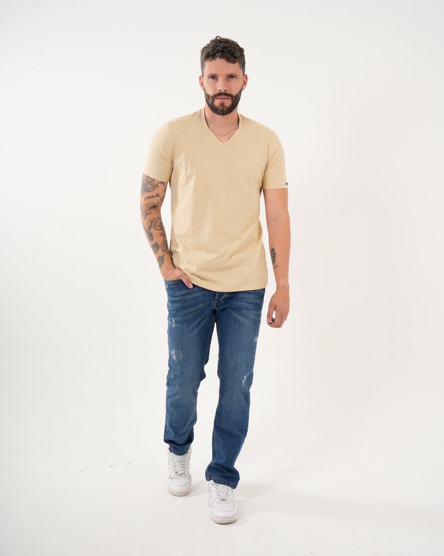 Camiseta Masculina Manga Corta | Algodón Premium Beige Claro Escote V