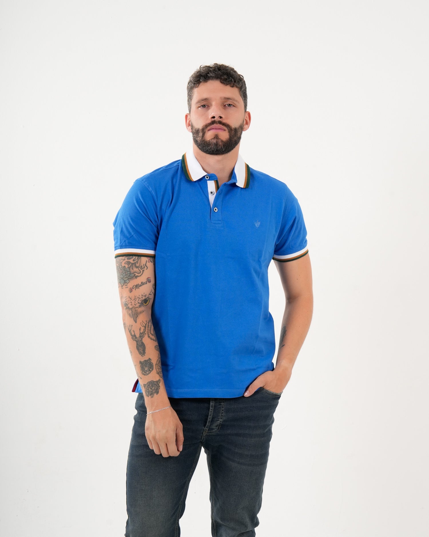 Polo Masculino Manga Corta | Algodón Premium Azul Royal con Ribetes Multicolor