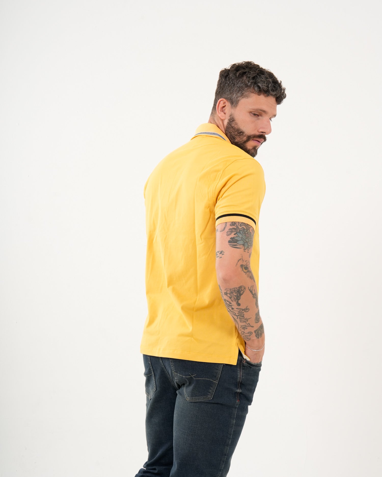 Polo Masculino Manga Corta | Algodón Premium Amarillo con Ribete Negro