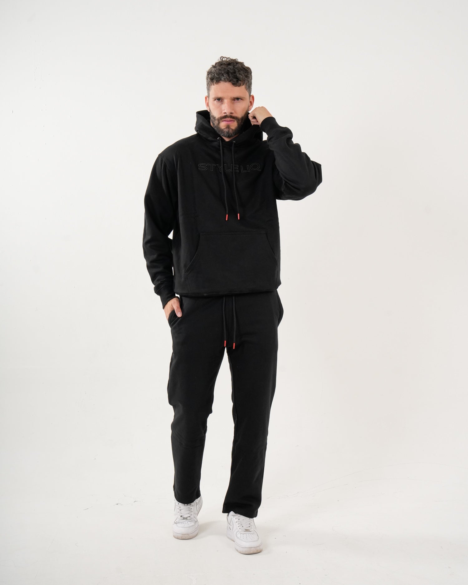 Sudadera Masculina Hoodie | Algodón Premium Negro con Logo Bordado
