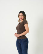 Camiseta V-Neck Marrón | Algodón Premium