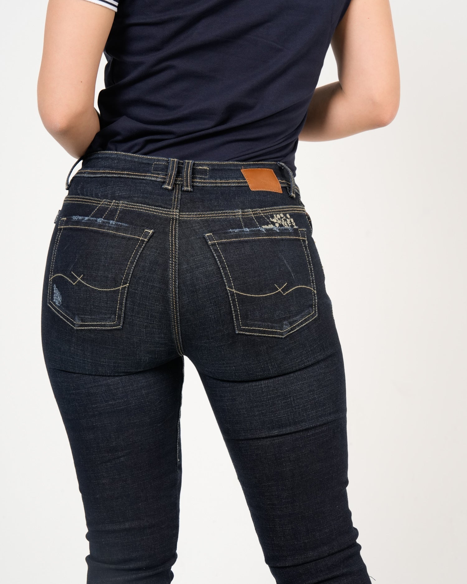 Jean Femenino Skinny Fit | Denim Premium Ajustado Negro