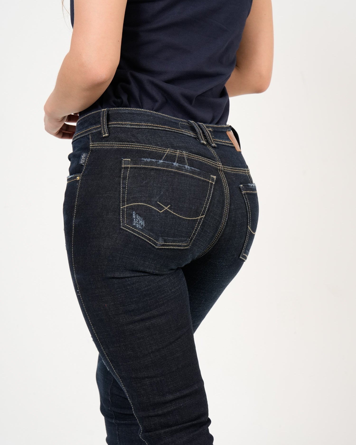 Jean Femenino Skinny Fit | Denim Premium Ajustado Negro
