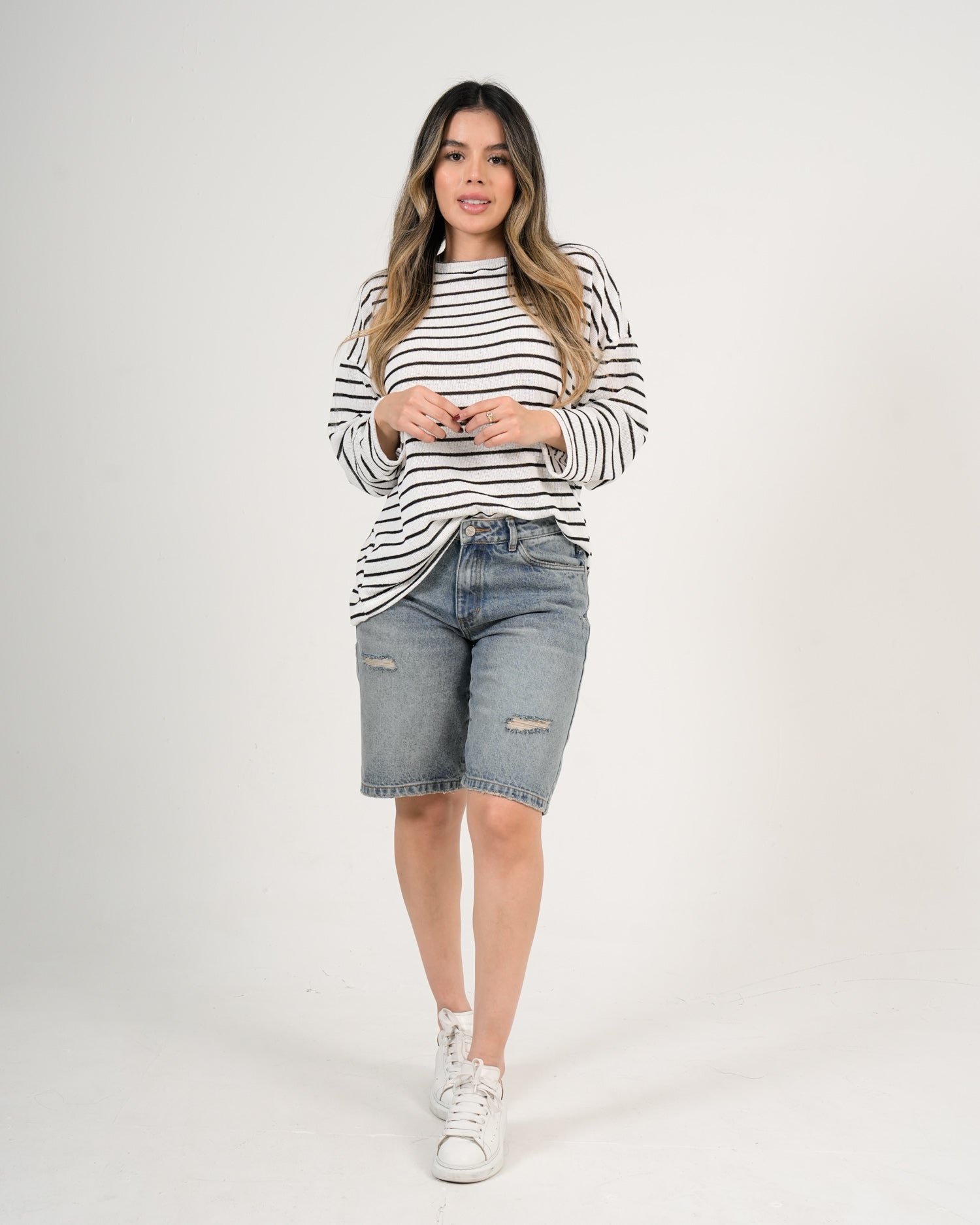 Sweater Oversize Rayas negras Minimal