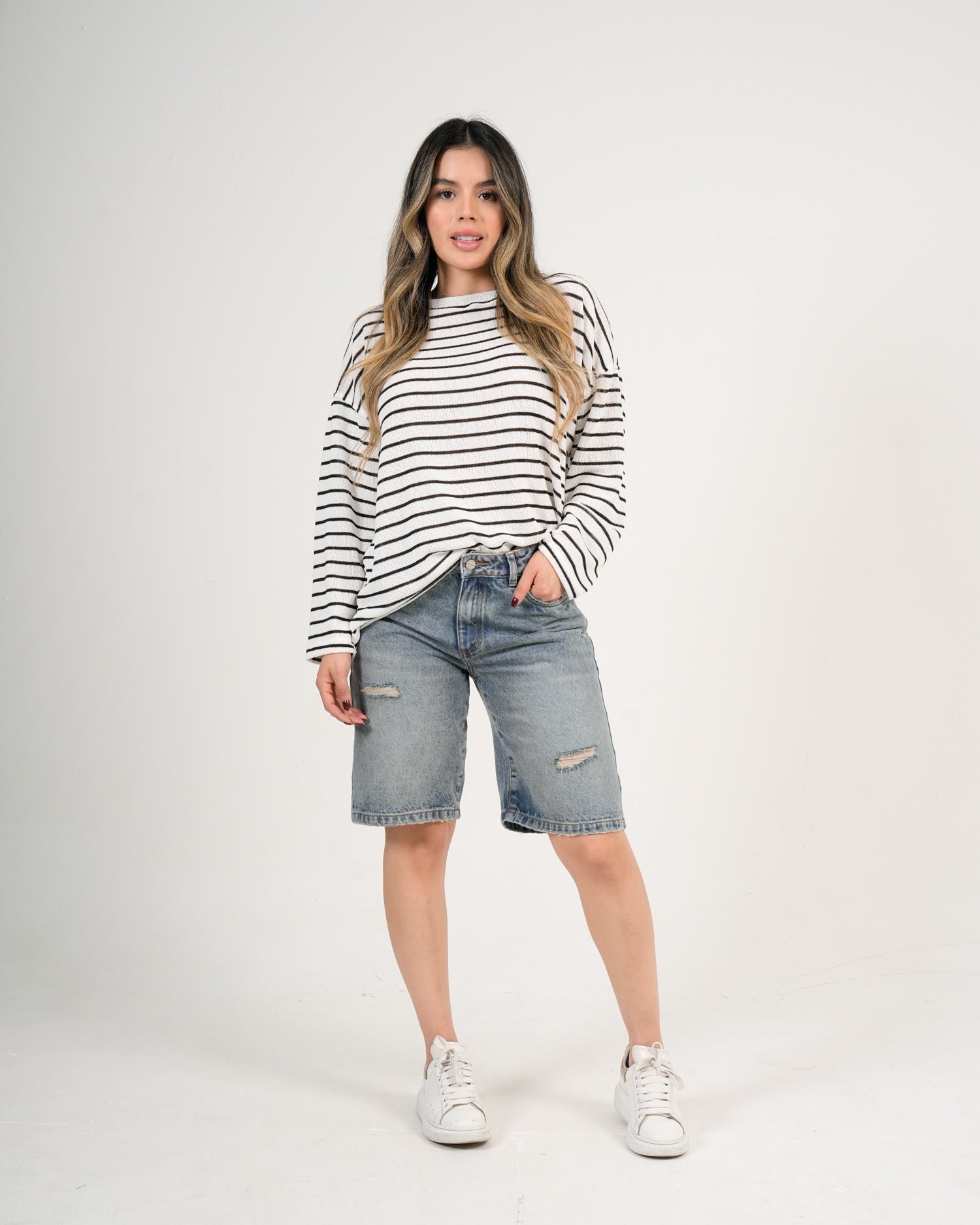 Sweater Oversize Rayas negras Minimal