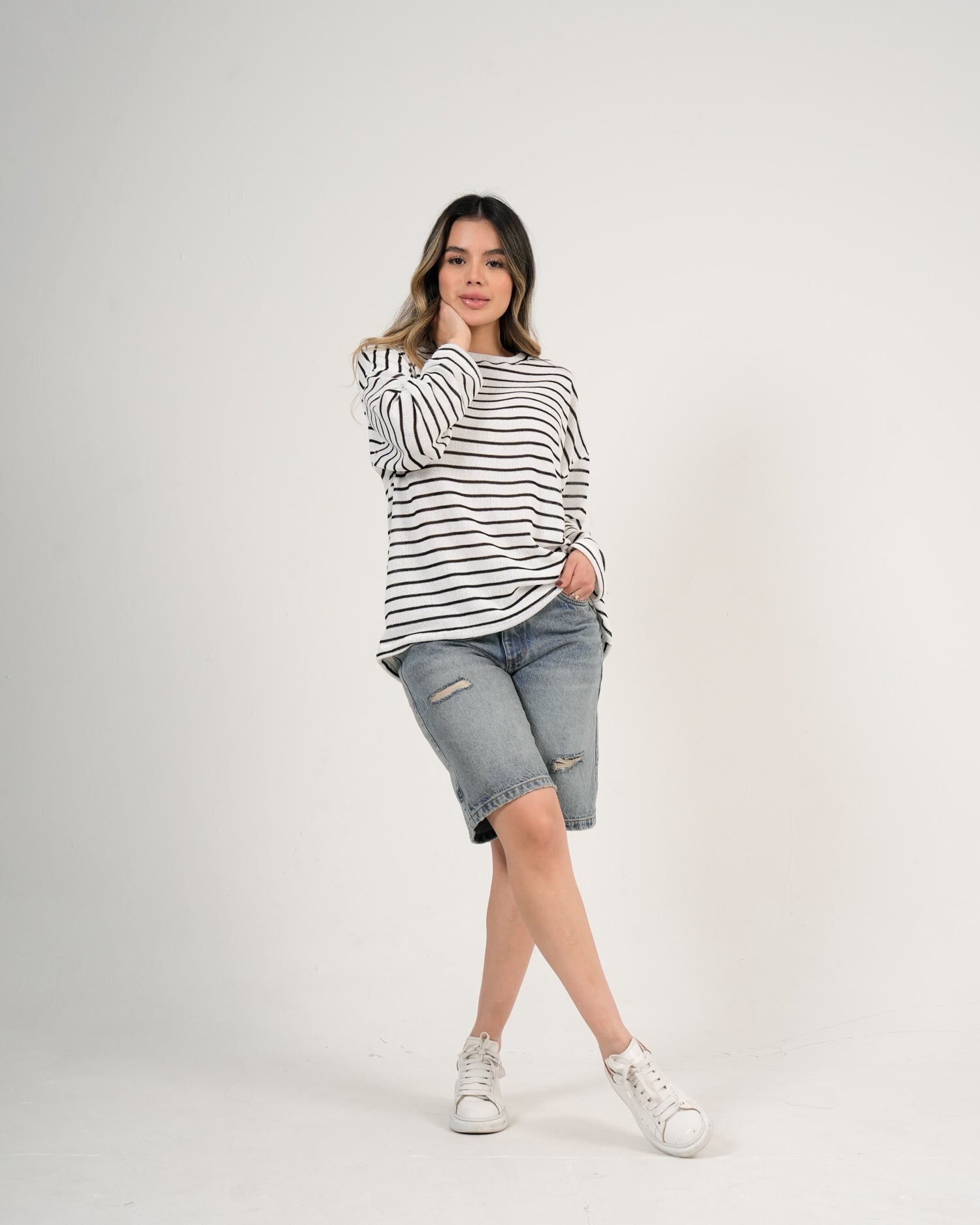 Sweater Oversize Rayas negras Minimal