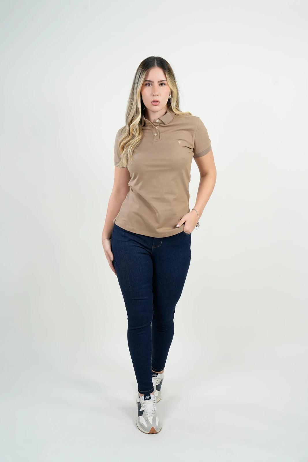 Polo Mujer Beige Clásico