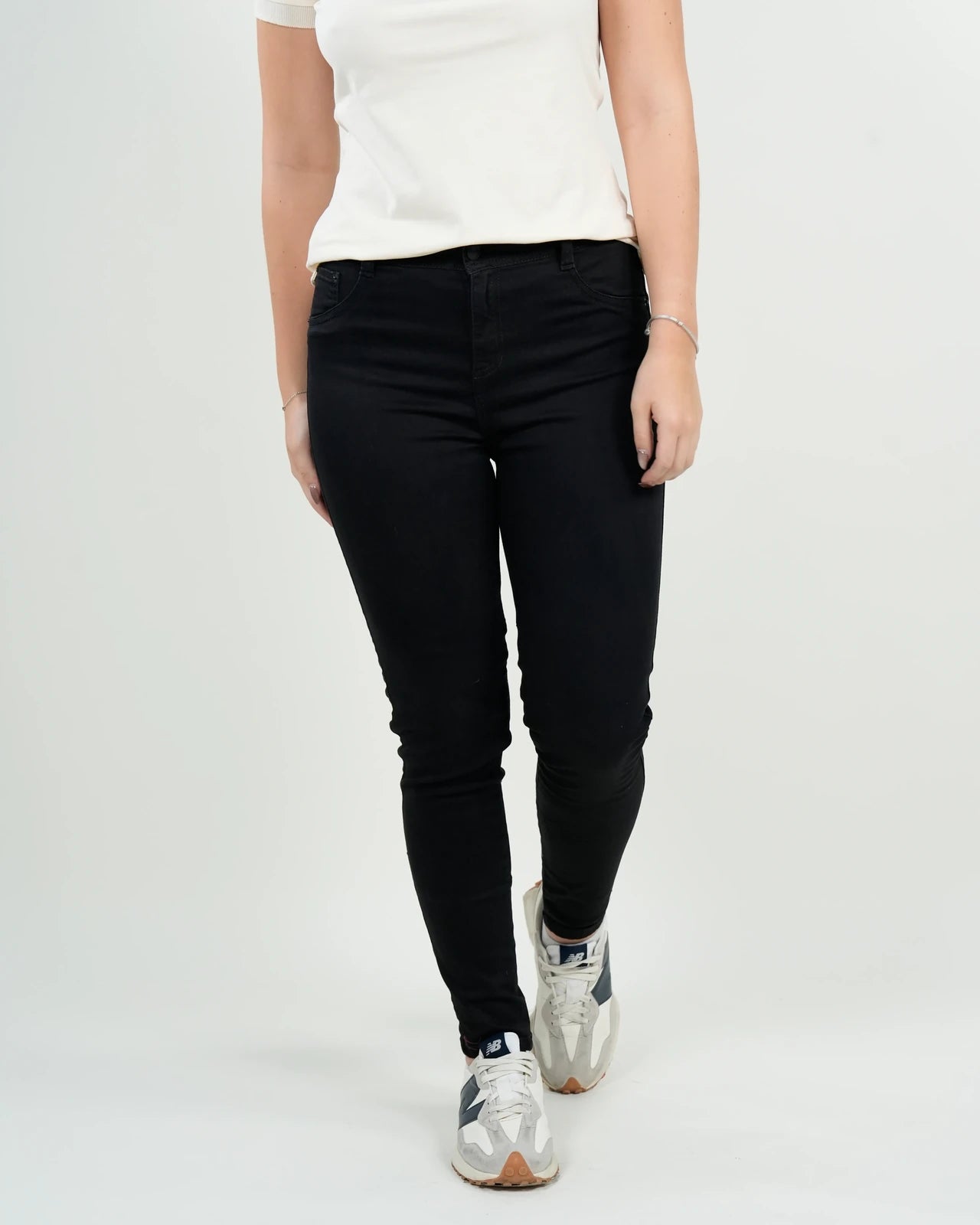 Jean Skinny Mujer Negro "Essential Black"