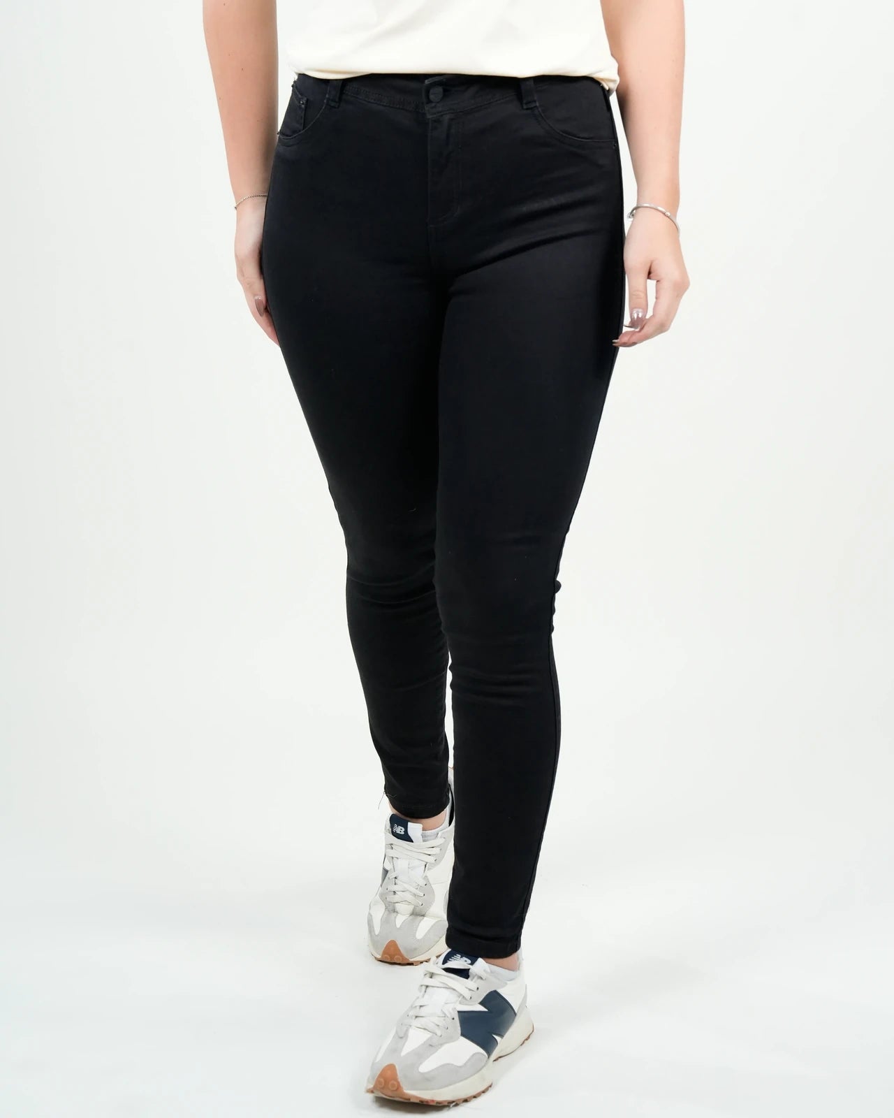 Jean Skinny Mujer Negro "Essential Black"
