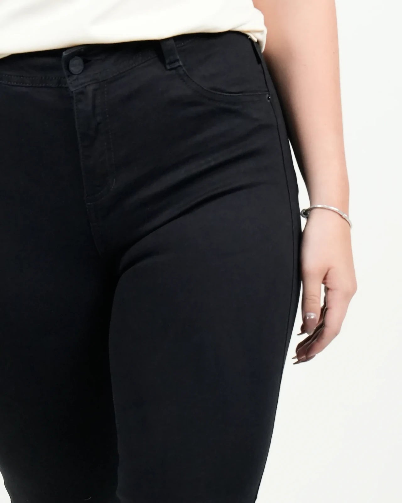 Jean Skinny Mujer Negro "Essential Black"