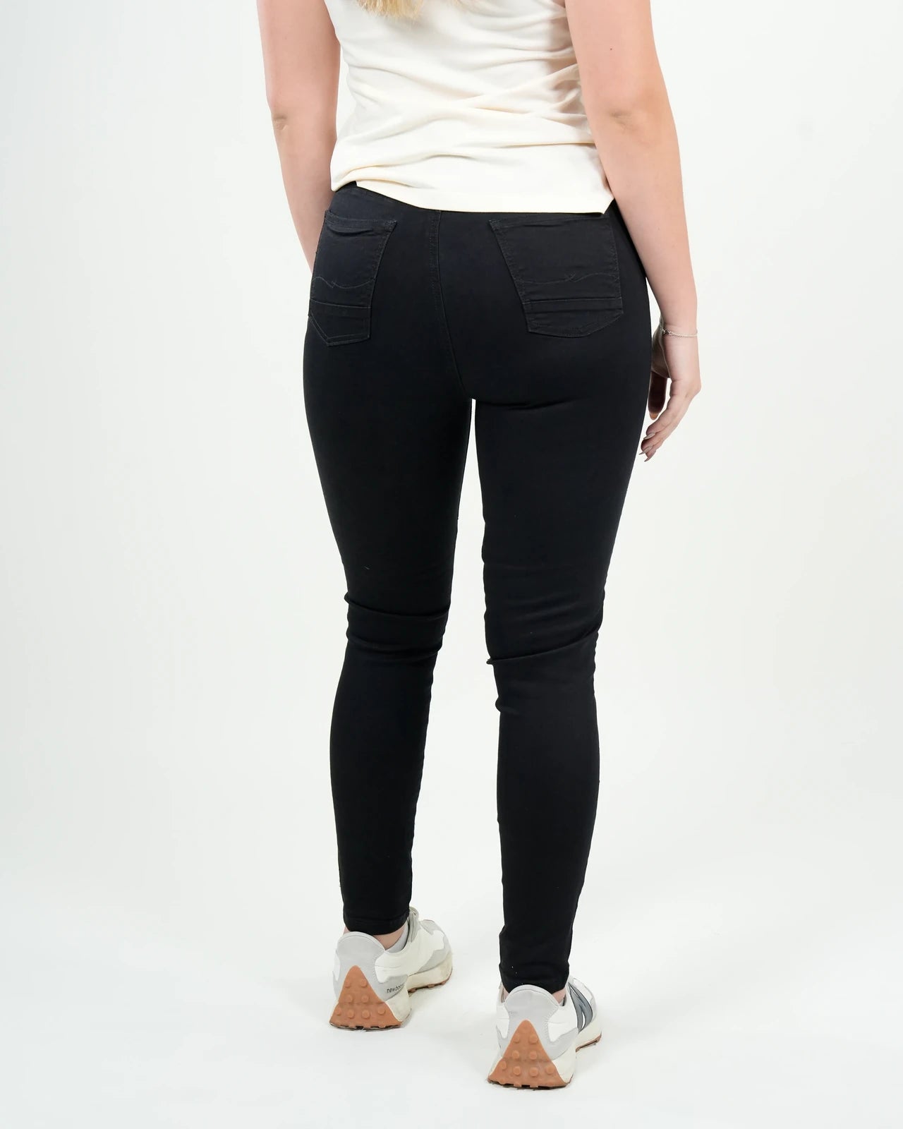 Jean Skinny Mujer Negro "Essential Black"