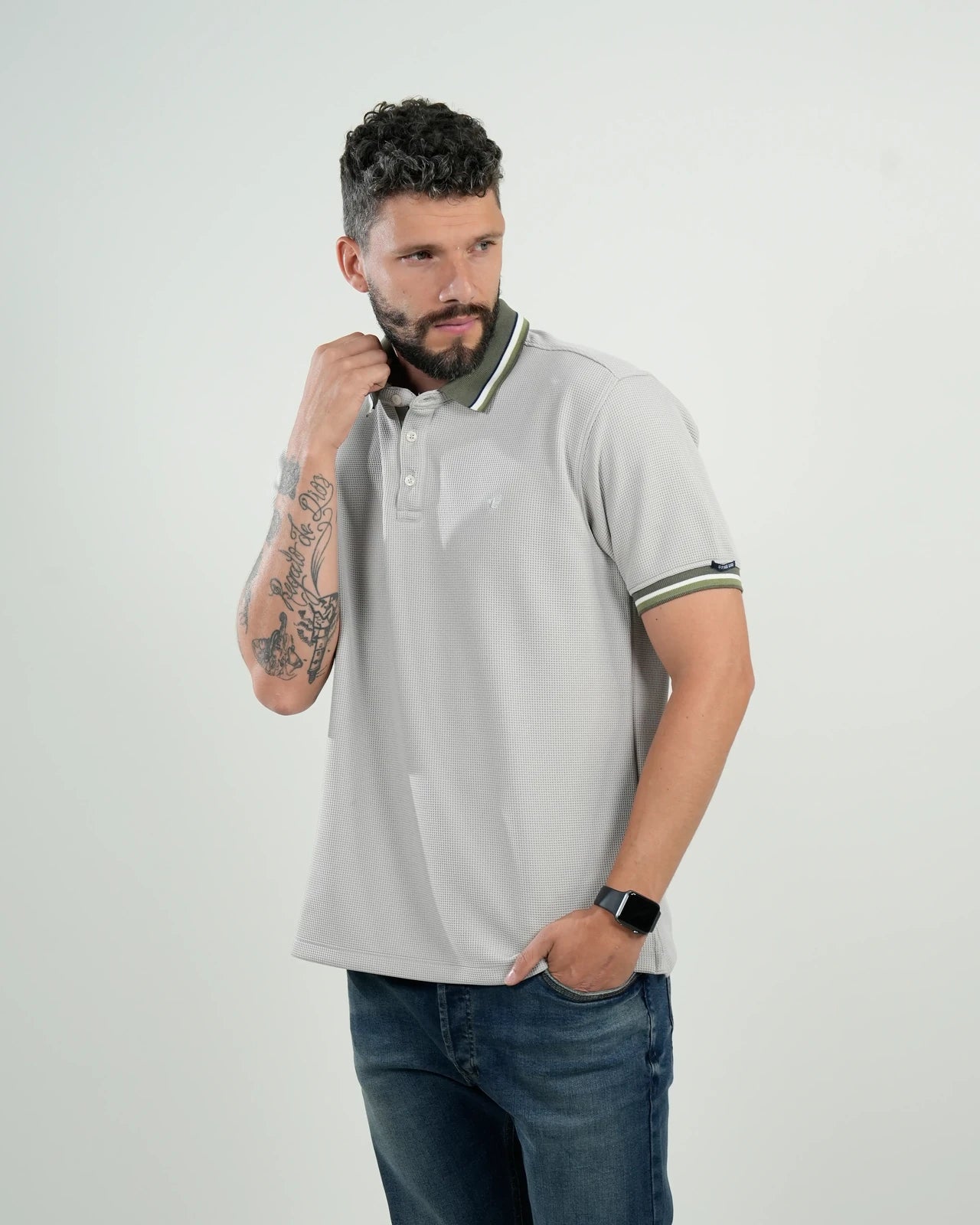 Polo Amalfi Gris Perla con Detalles Verdes