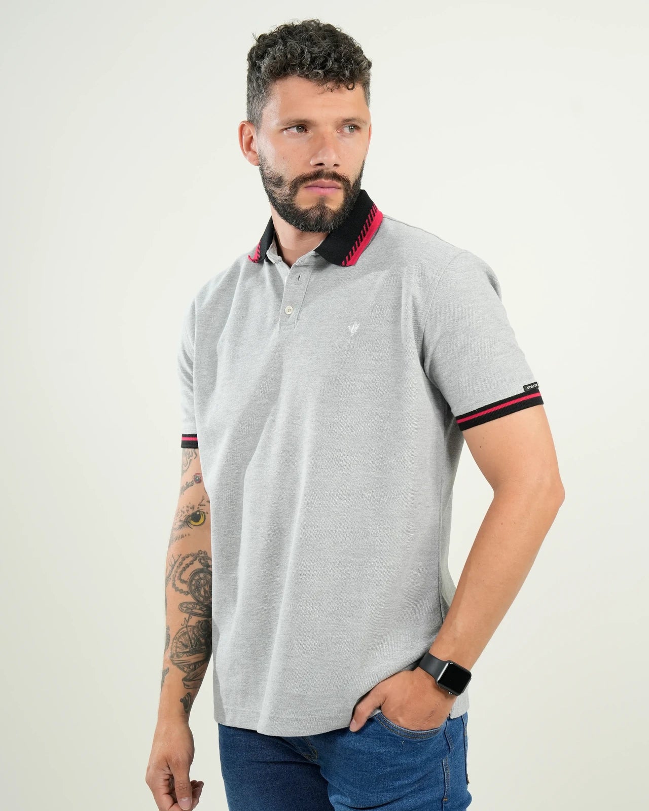 Polo Mayfair Gris Claro con Ribetes Negro & Carmesí