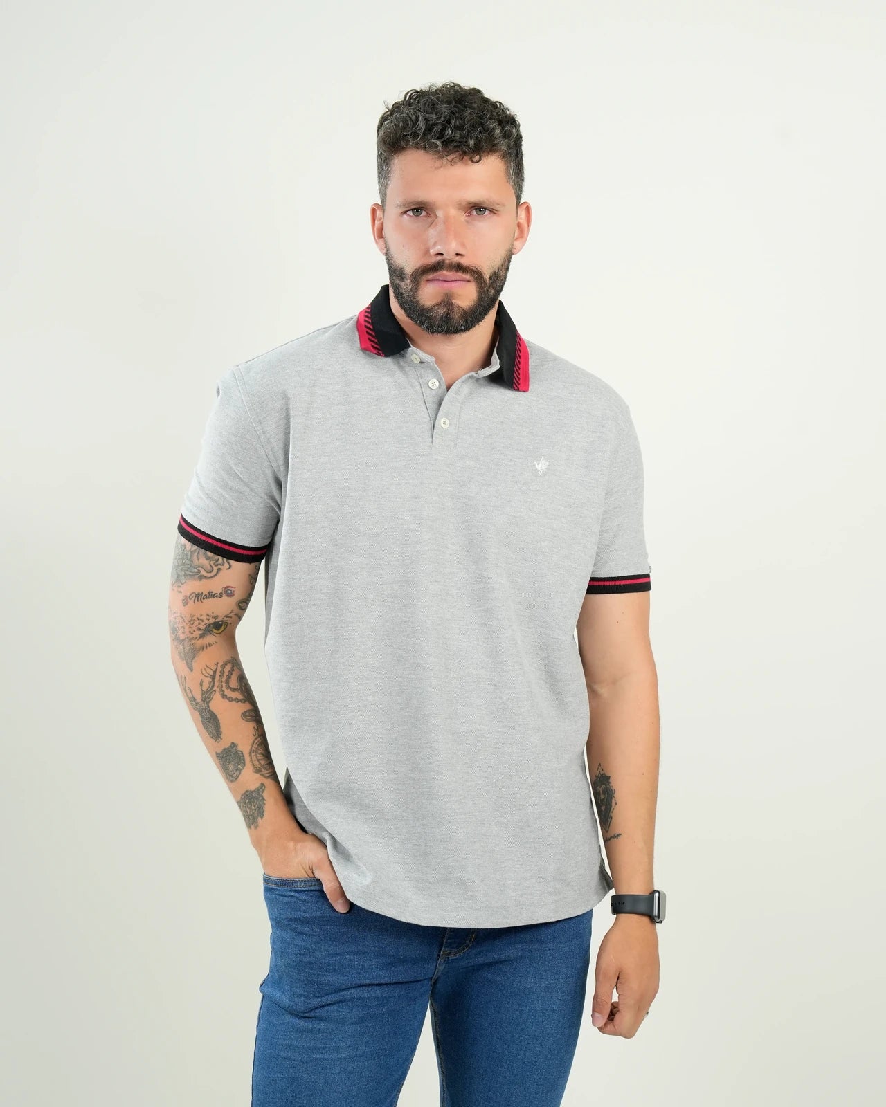 Polo Mayfair Gris Claro con Ribetes Negro & Carmesí