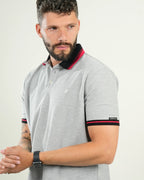 Polo Mayfair Gris Claro con Ribetes Negro & Carmesí