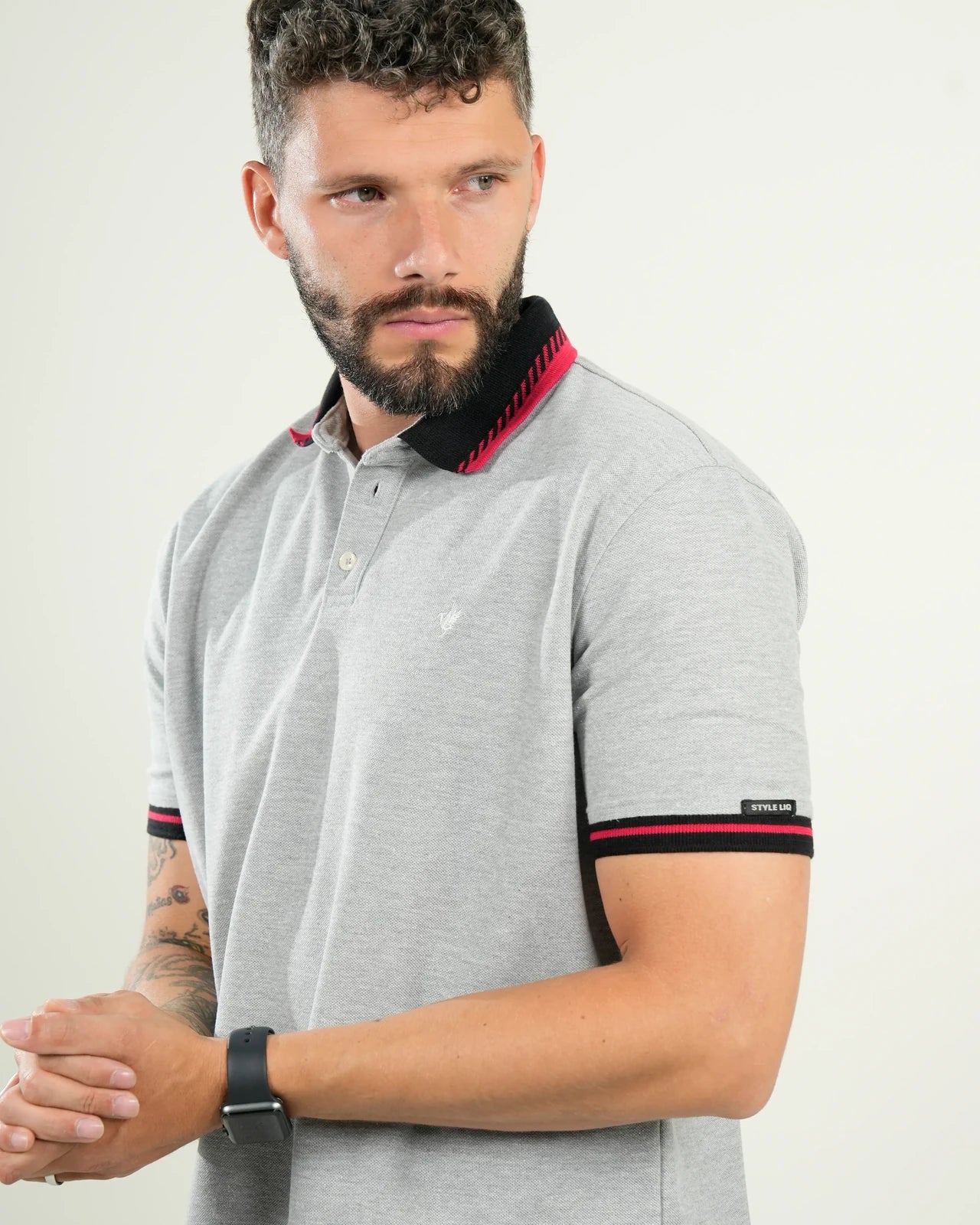 Polo Mayfair Gris Claro con Ribetes Negro & Carmesí