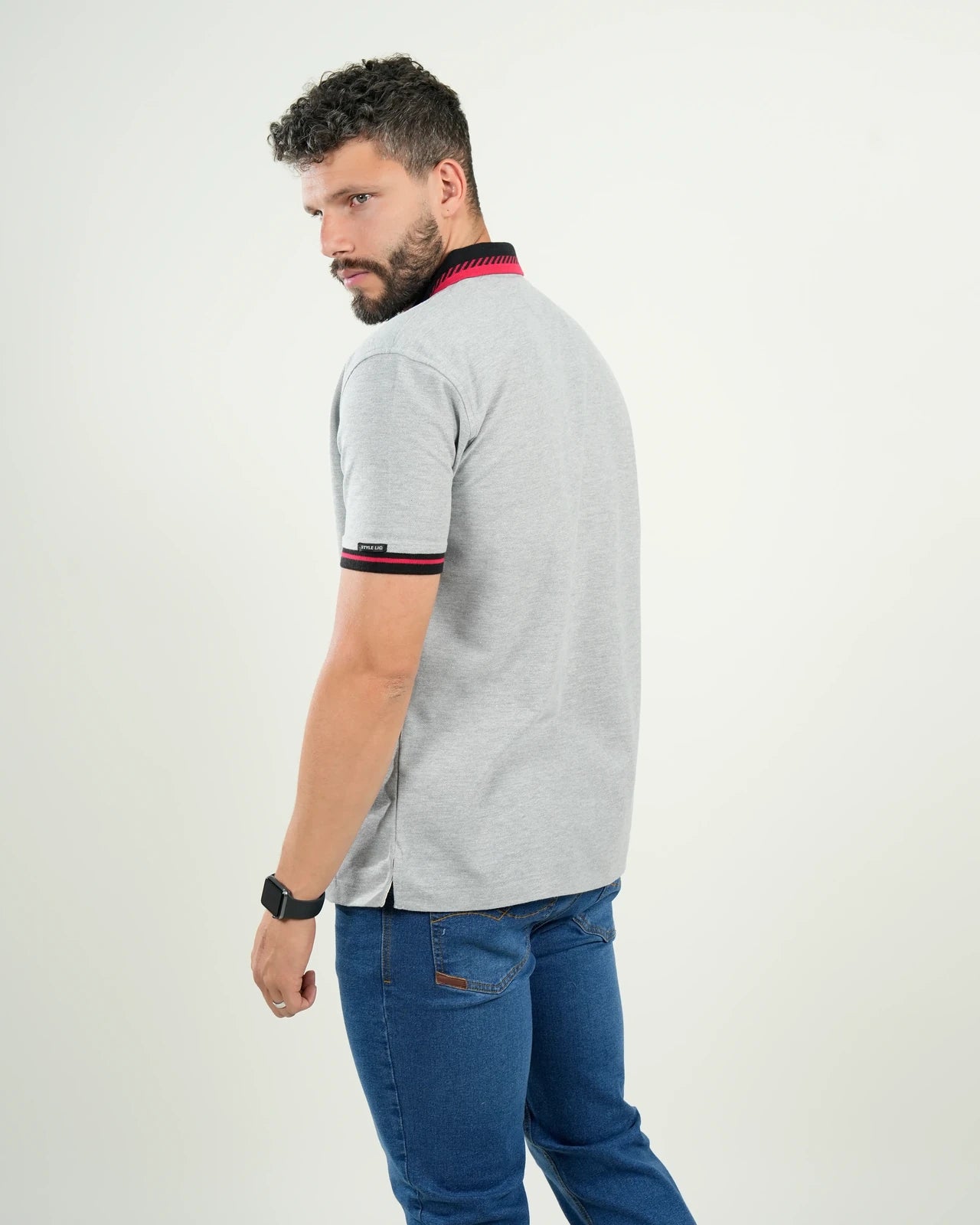 Polo Mayfair Gris Claro con Ribetes Negro & Carmesí