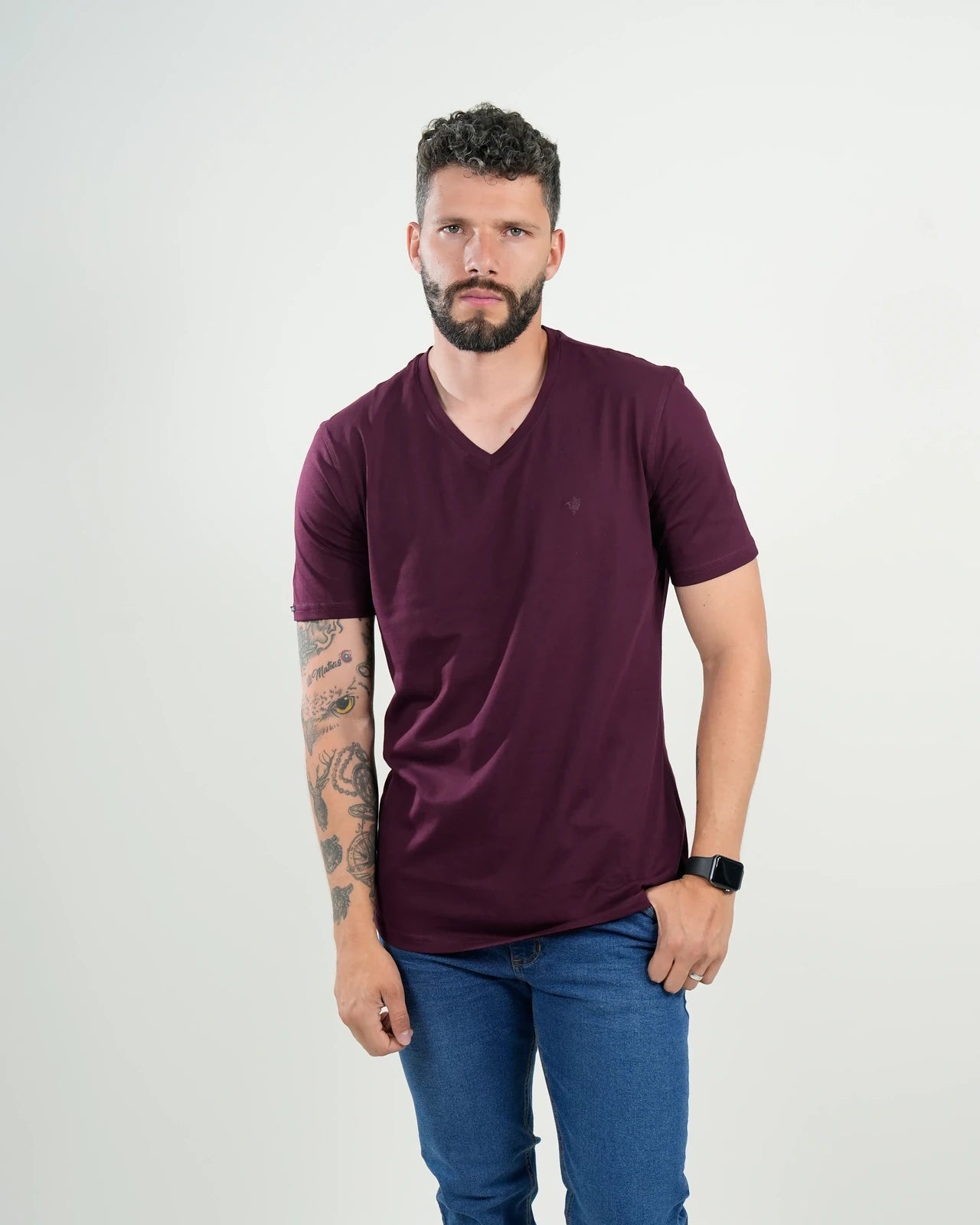 Camiseta Windsor Cuello V Vino Tinto