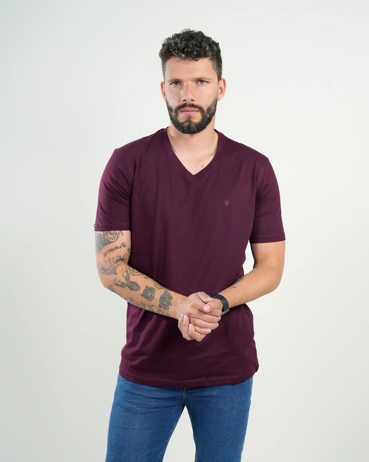 Camiseta Windsor Cuello V Vino Tinto