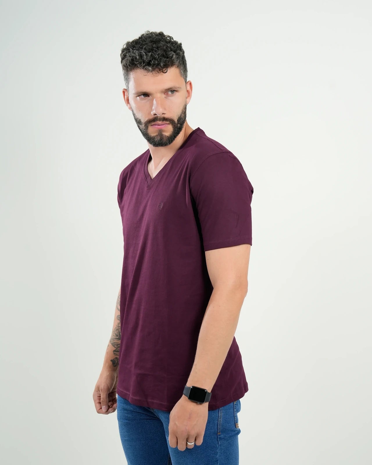 Camiseta Windsor Cuello V Vino Tinto