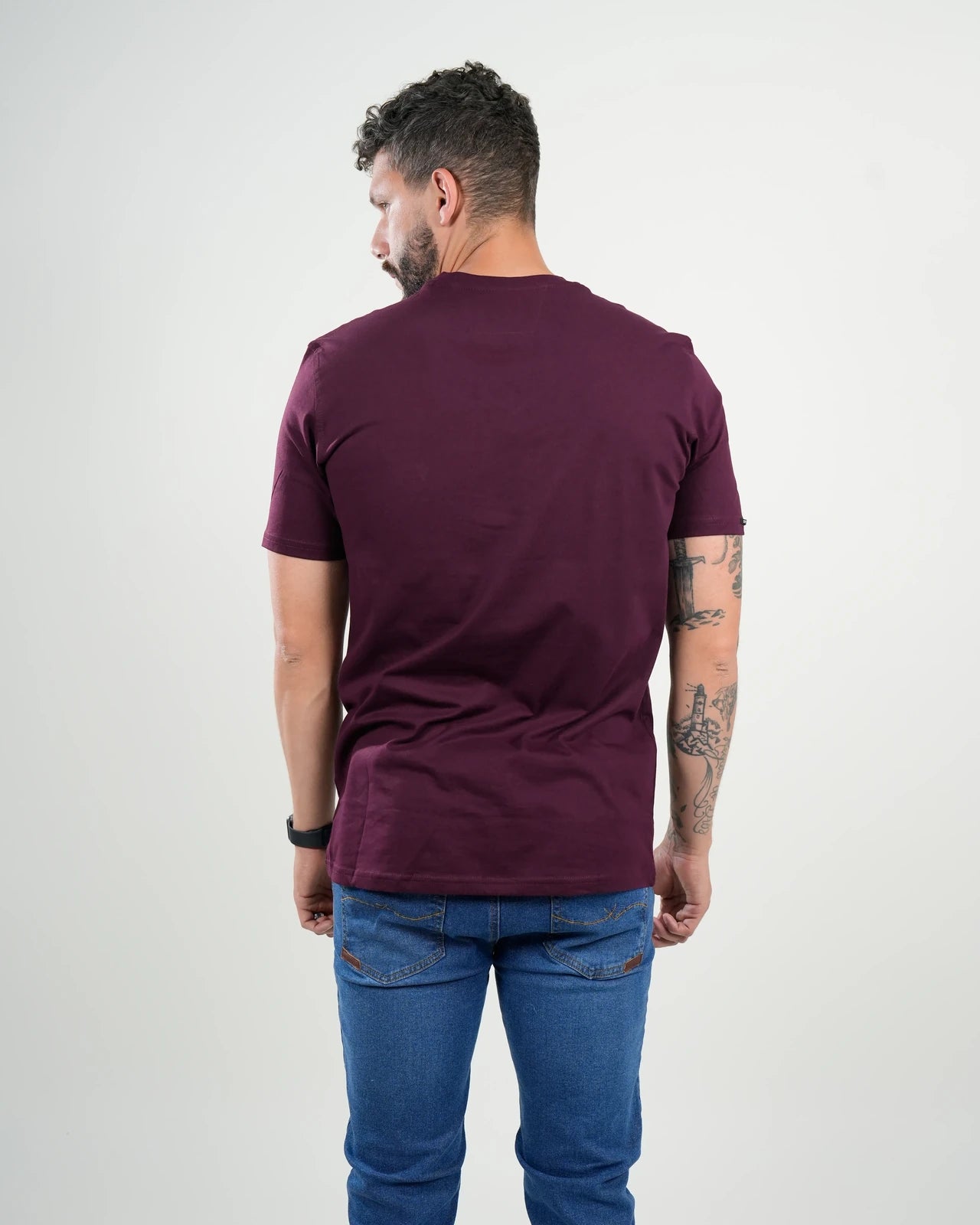 Camiseta Windsor Cuello V Vino Tinto