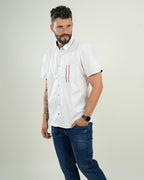 Camisa Blanca de Manga Corta con Detalles Tricolor