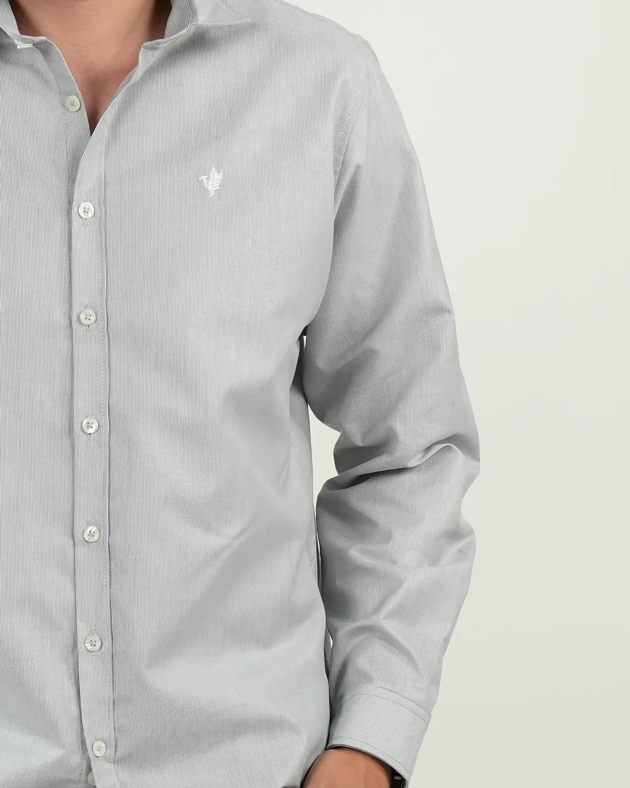 Camisa Gris Manga Larga Convertible con Botones