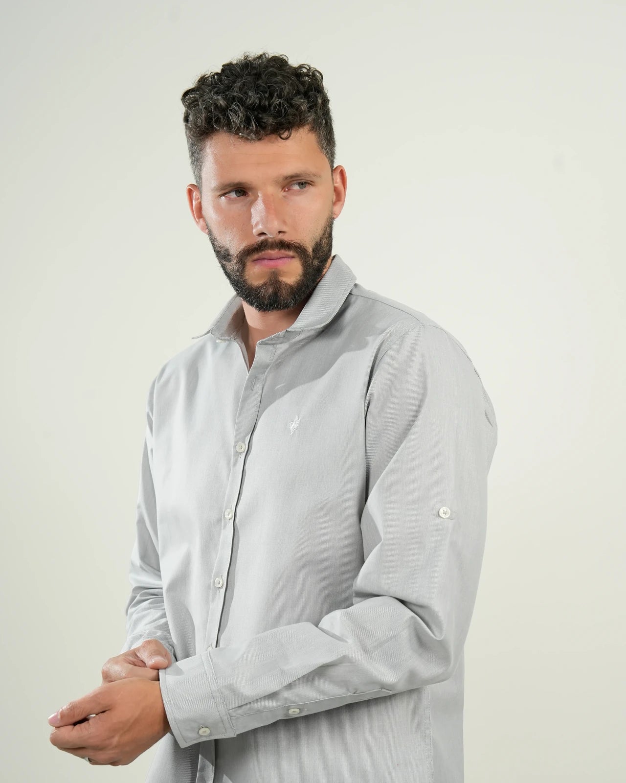 Camisa Gris Manga Larga Convertible con Botones