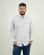 Camisa de vestir a cuadros blancos y azules