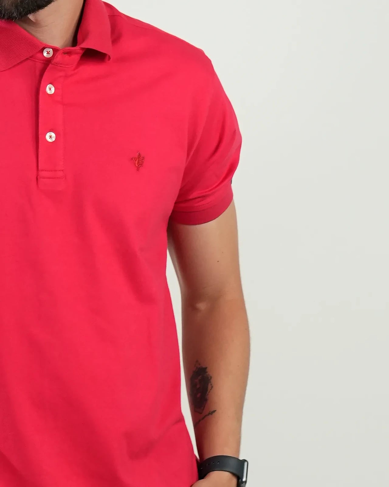 Playera tipo polo para hombre en color rojo – Estilo casual y elegante