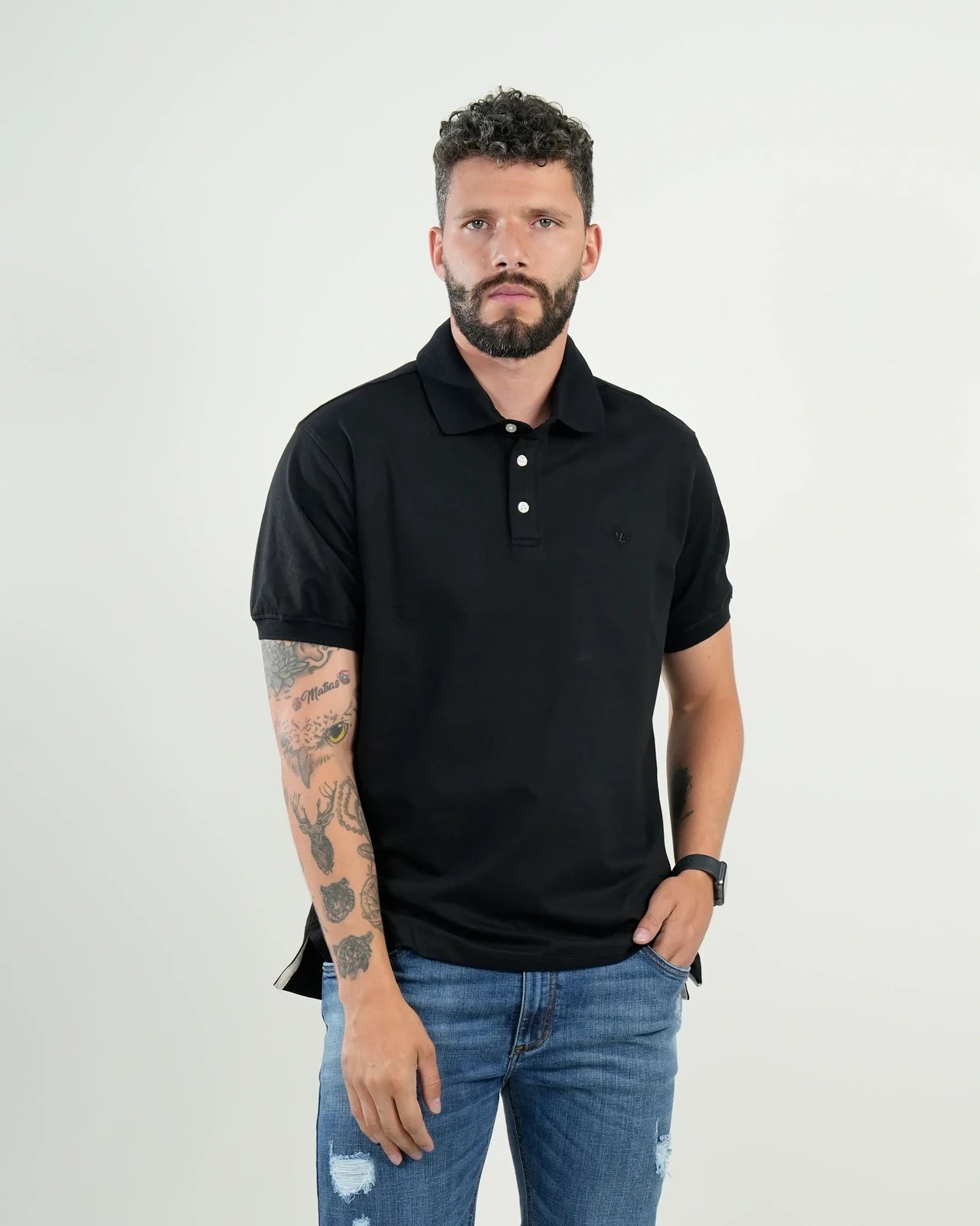 Polo para hombre en color negro – Ideal para look casual o semi formal